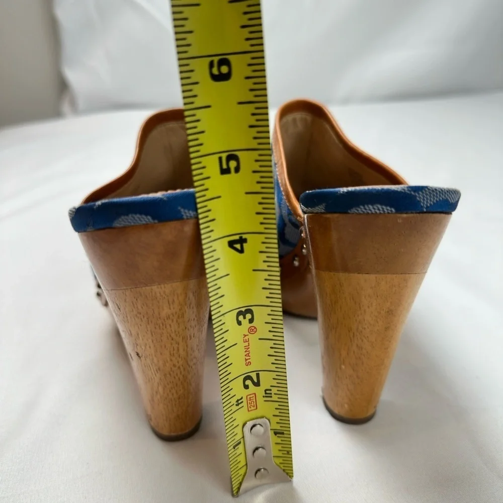 TRENDING VINTAGE Y2K Coach Women's Blue Patterned Clog Mules